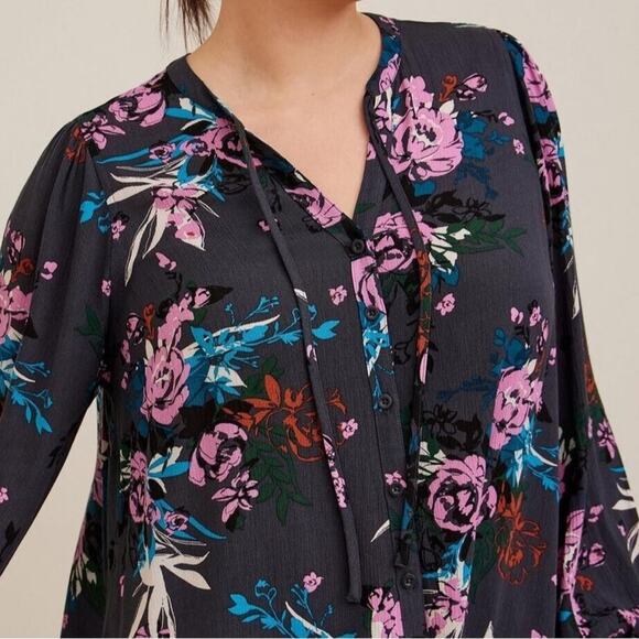 Torrid Pink Gray Relaxed Tie Front Blouse Crinkle Gauze Button Front Peasant 1X - Picture 5 of 9